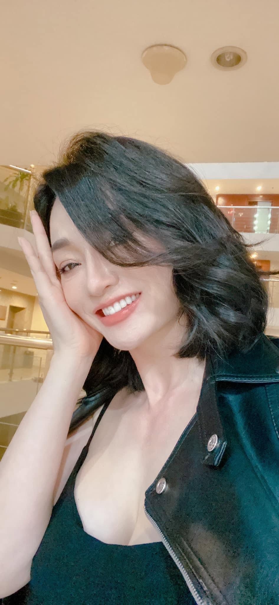 sao viet 25-6 dan anh trai vuot ngan chong gai phu kin khap mang xa hoi hinh anh 13
