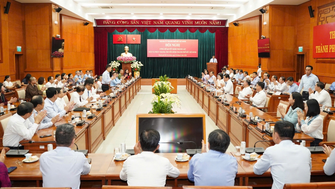 Ong le van minh giu chuc tong giam doc co quan bao-phat thanh, truyen hinh tp.hcm hinh anh 5
