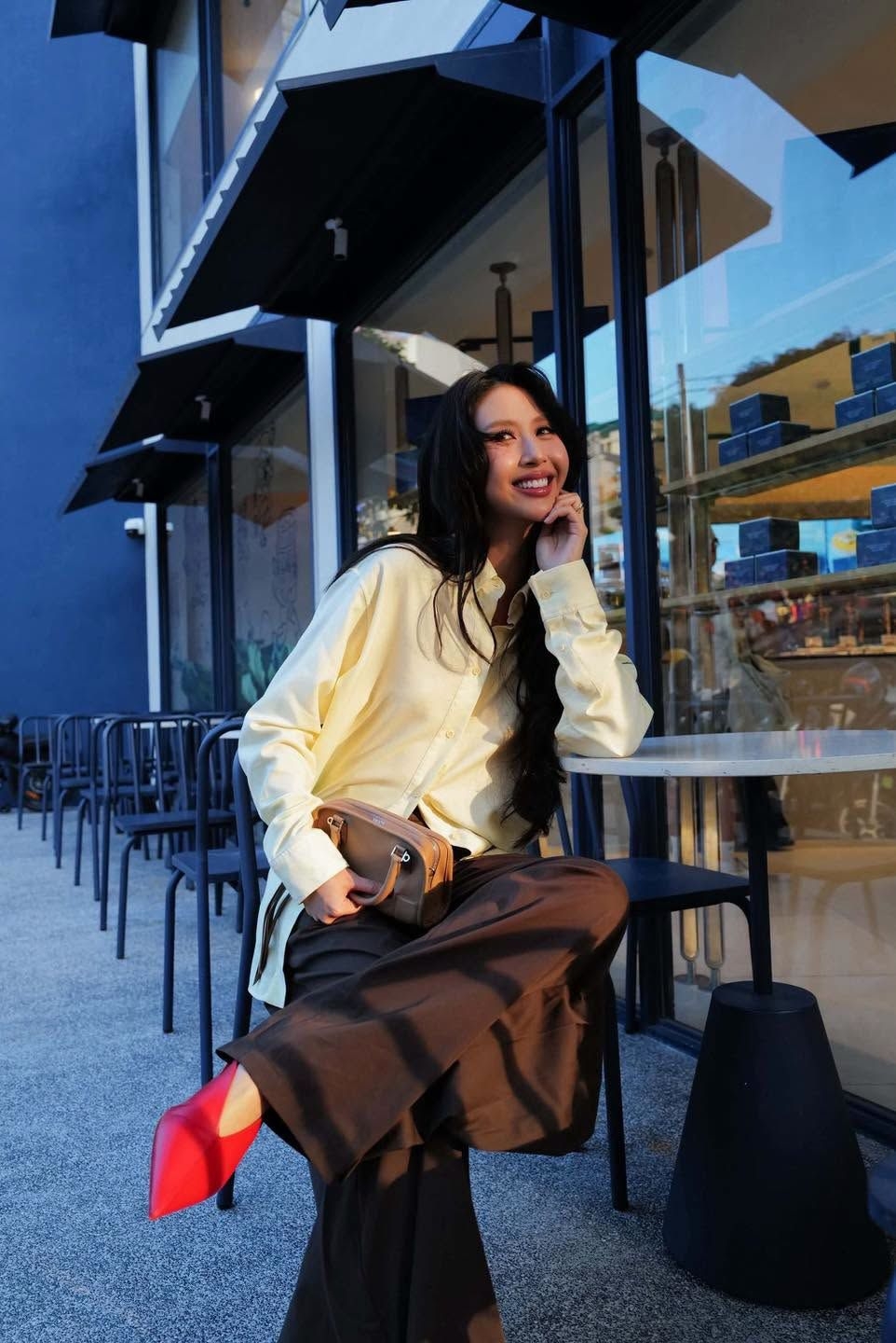 sao viet 25-6 dan anh trai vuot ngan chong gai phu kin khap mang xa hoi hinh anh 10