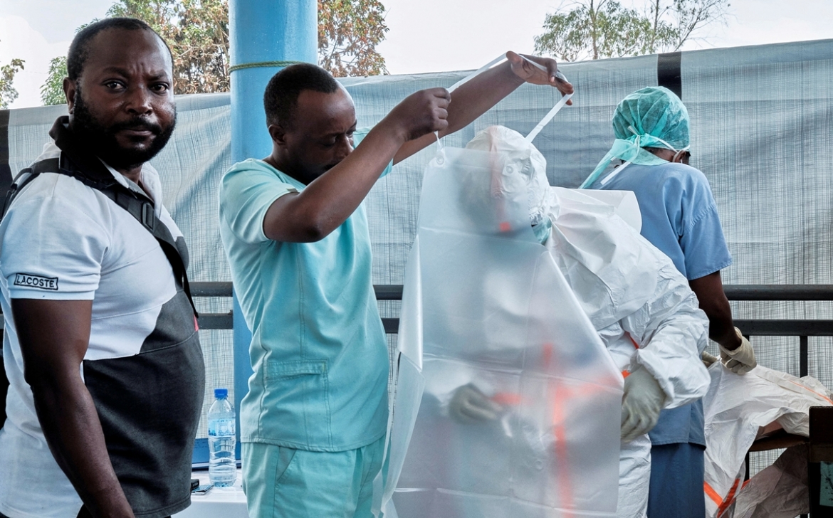 cuoc chien gianh giat su song giua tam dich ebola hinh anh 5