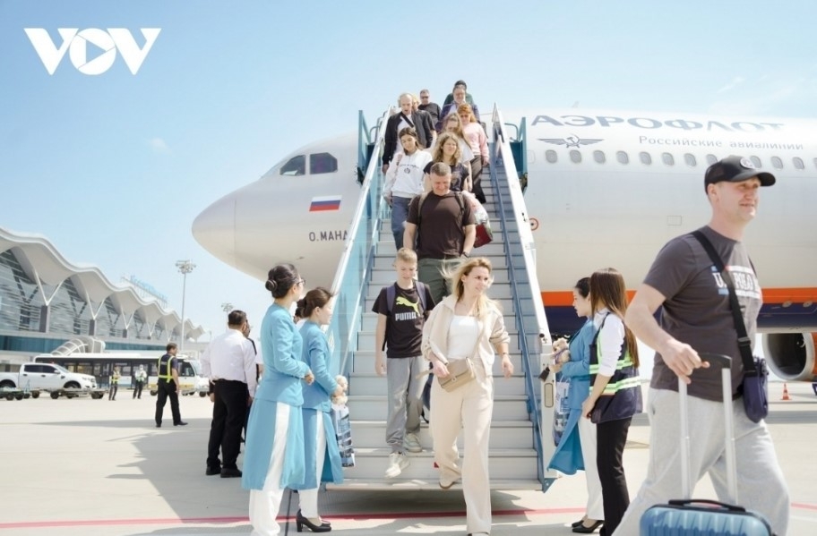 khanh hoa tour operators urge support for russian speaking workforce picture 1