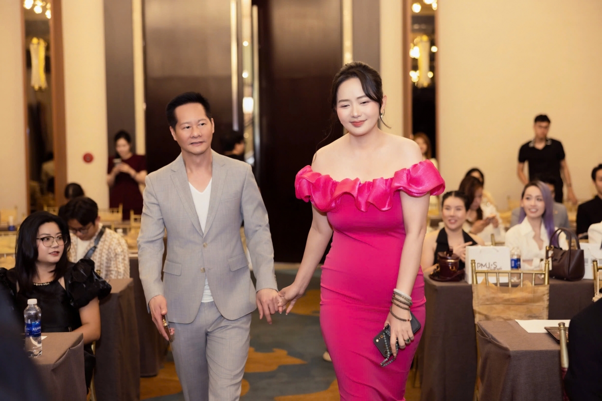 sao viet 6-6 hoa hau Do thi ha bi don dang mang thai con dau long hinh anh 3
