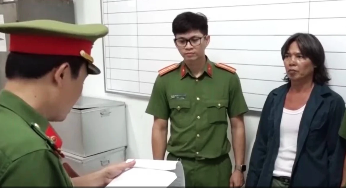 tam giu ba doi tuong trong hai nhom hon chien bang hung khi tren duong pho hinh anh 1