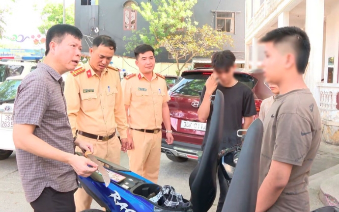 Xử phạt hơn 80 triệu đồng nhóm thanh, thiếu niên vi phạm giao thông