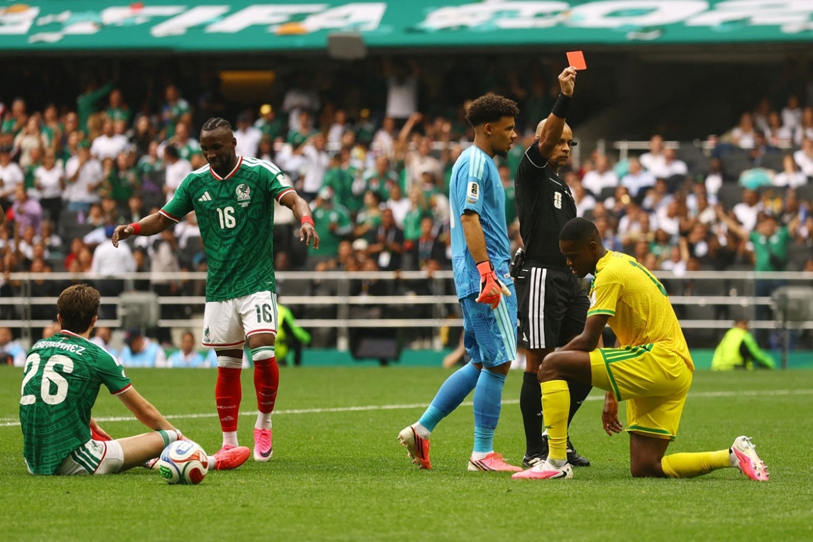 mexico vs nam phi la tran khai mac ky la nhat lich su world cup hinh anh 1