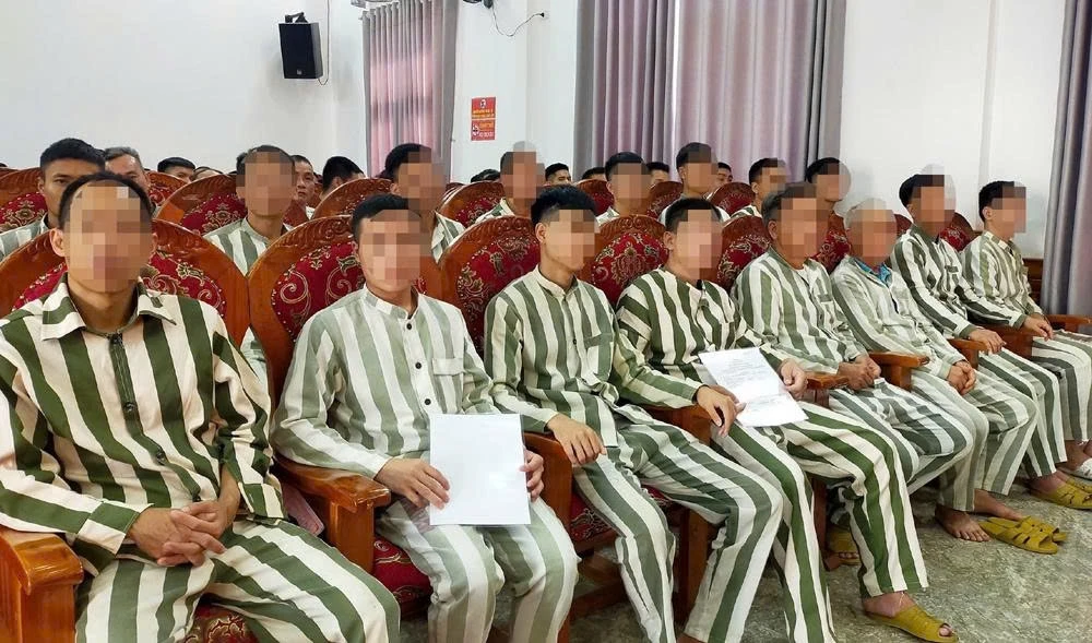 64 pham nhan trai giam thanh cam duoc dac xa, mo canh cua tro ve cong dong hinh anh 3