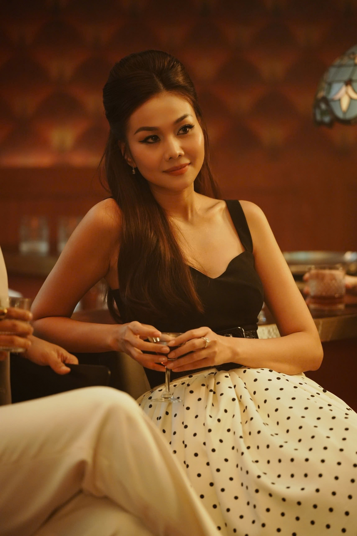 thanh hang bung no hinh the de nhat vu nu , hong Anh toi gian ma sac lanh hinh anh 1