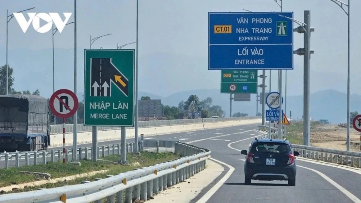 Chuẩn bị thu phí thêm 13 đoạn tuyến cao tốc Bắc - Nam, có lo ngại lỗi hệ thống?