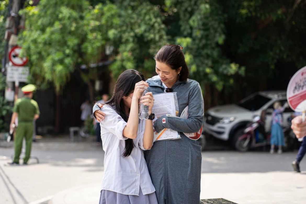 Điểm thi vào lớp 10 không như mong đợi: Học sinh cần nhất là vòng tay gia đình