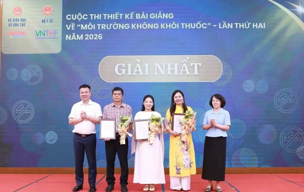 trao giai cuoc thi thu hut gan 4.500 bai giang ve moi truong khong khoi thuoc hinh anh 1