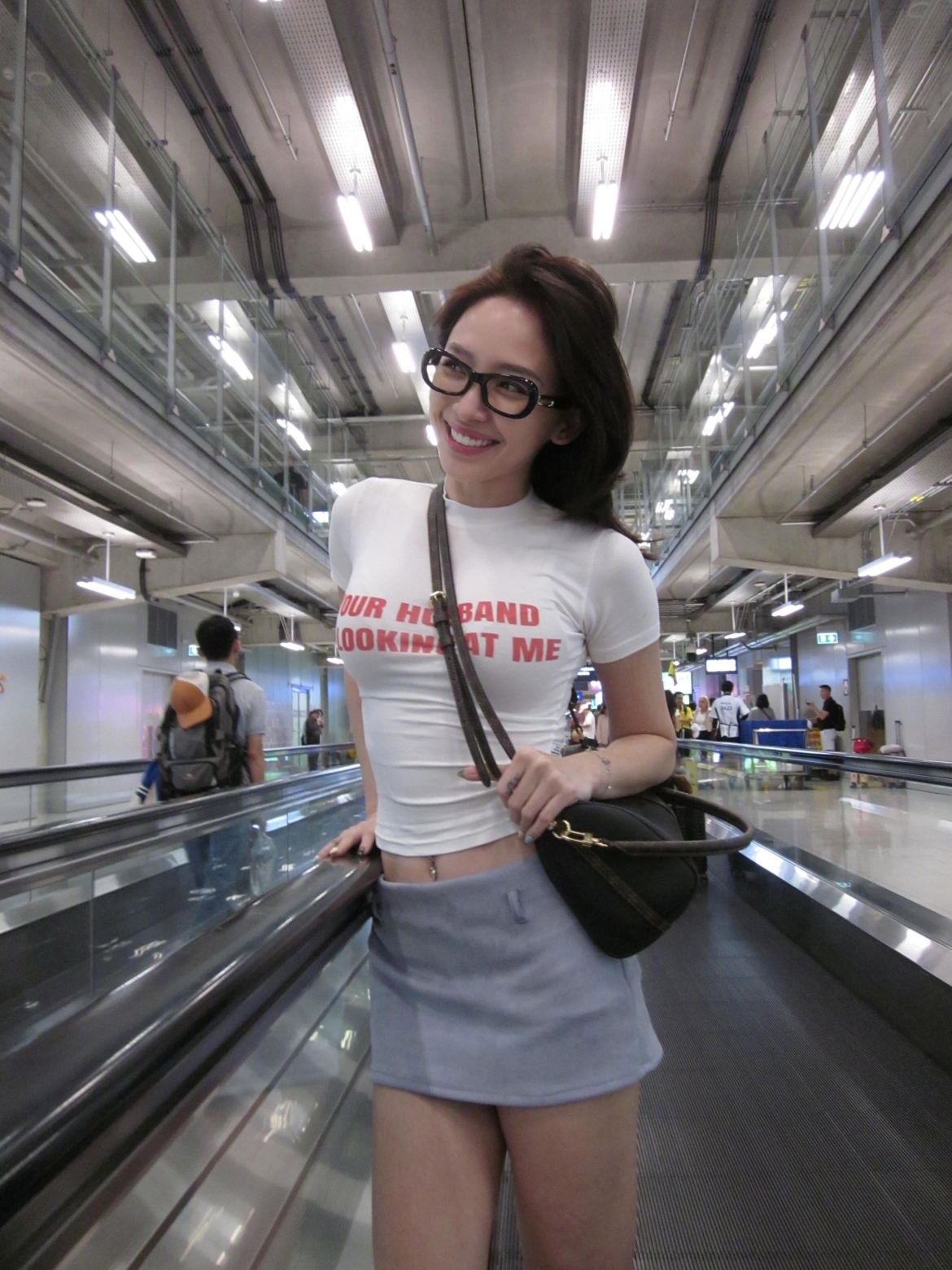 sao viet 25-6 dan anh trai vuot ngan chong gai phu kin khap mang xa hoi hinh anh 9