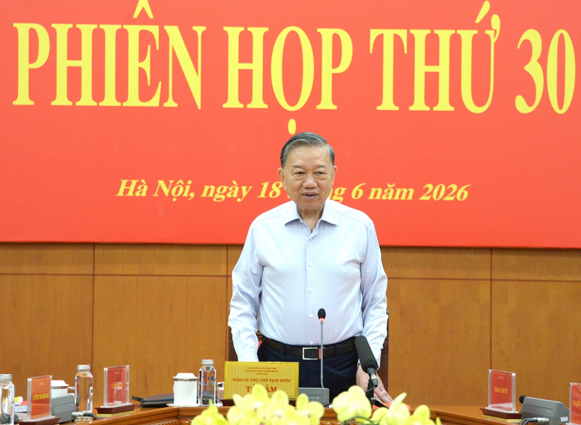 General Secretary and State President To Lam speaks at the 30th meeting of the Central Steering Committee for Anti-Corruption, Wastefulness and Negative Practices on June 18