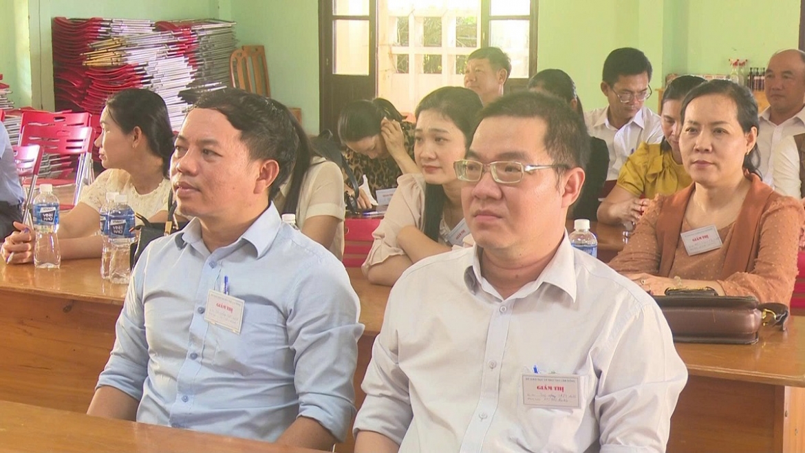 hon 300 thi sinh tai dac khu phu quy san sang buoc vao ky thi tot nghiep thpt 2026 hinh anh 2