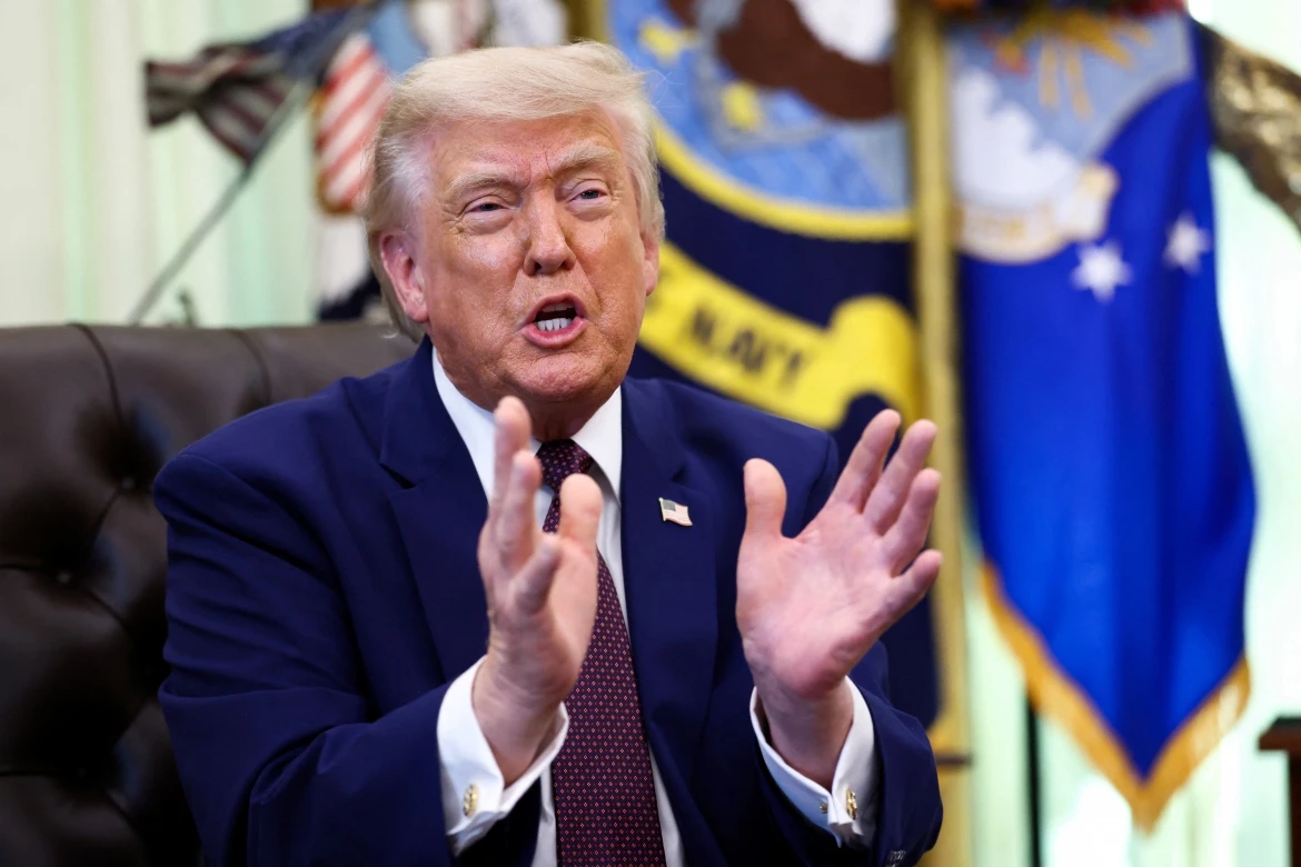 Ong trump lac quan ve thoa thuan voi iran, bat chap cang thang quan su leo thang hinh anh 1