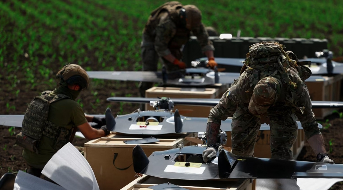 uav ukraine mo rong tu dia ra sau tien tuyen co khien nga dung ngoi khong yen hinh anh 1
