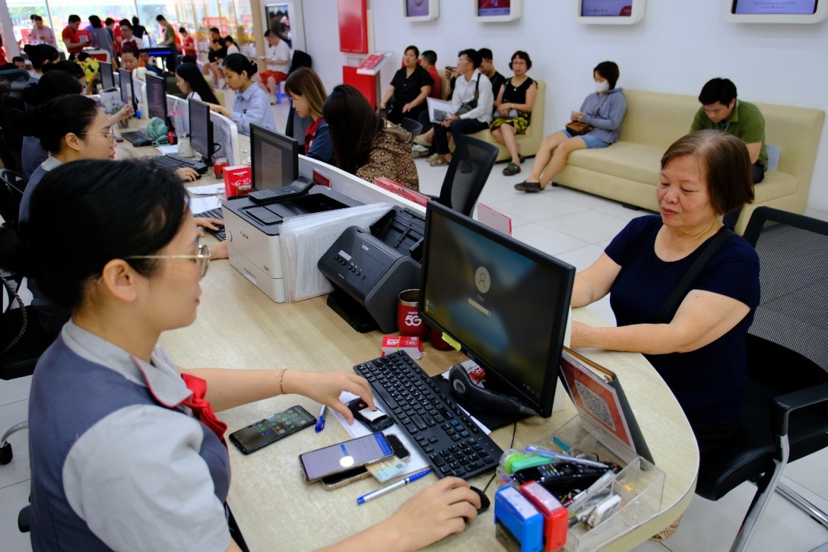 Viettel điều chỉnh giờ giao dịch, hỗ trợ khách hàng theo Thông tư 08