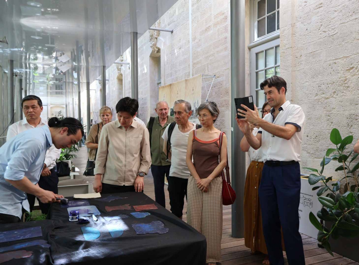 di san tro thanh cau noi tri thuc trong quan he viet phap hinh anh 6