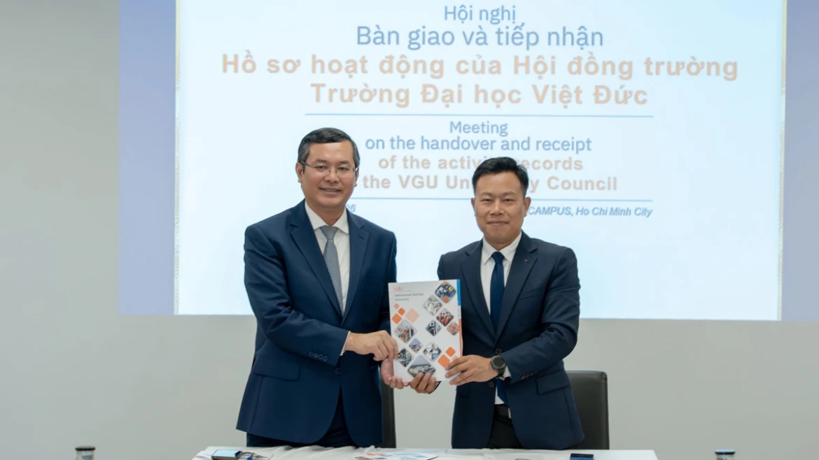 Dai hoc viet Duc co tan chu tich hinh anh 1