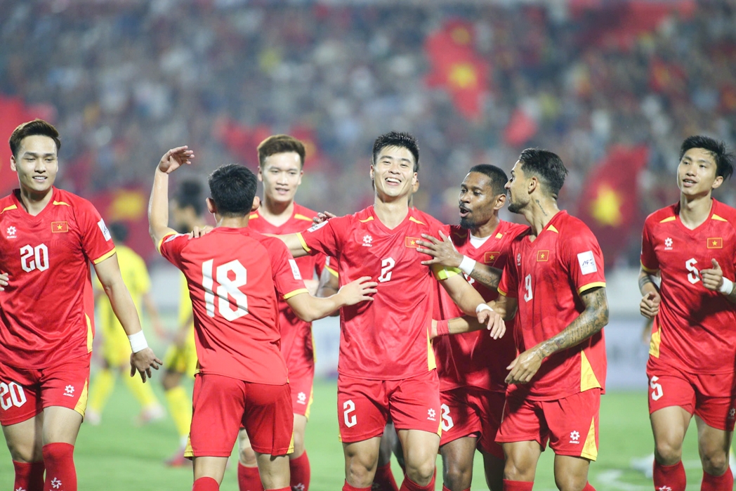 Dt viet nam trieu tap 6 cau thu goc nuoc ngoai chuan bi cho aff asean cup hinh anh 1