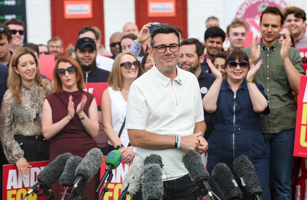 nhung dieu can biet ve andy burnham - ung vien so mot cho ghe thu tuong anh hinh anh 1