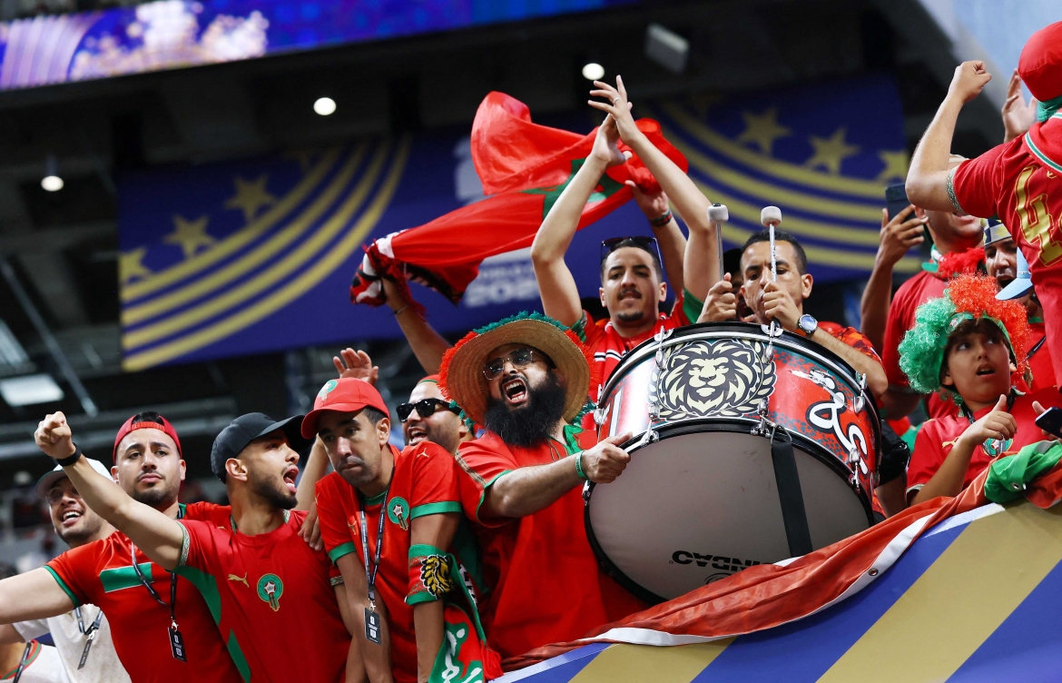 Dieu khien world cup khac biet khong chi la bong da hinh anh 10