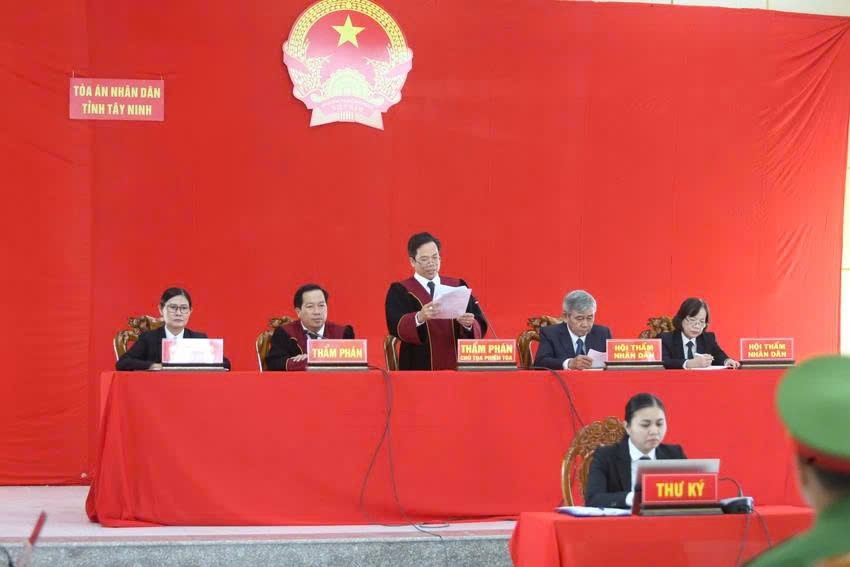 toa tuyen an tu hinh ke sat hai 3 nguoi trong gia dinh nguoi tinh o tay ninh hinh anh 4