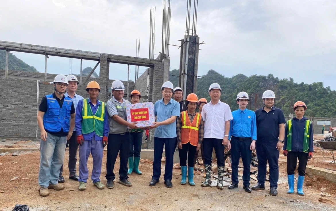 cao bang quyet tam hoan thanh 11 truong noi tru truoc nam hoc moi hinh anh 1