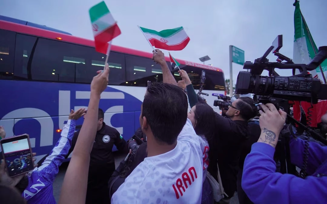 Chủ nhà Mỹ làm khó, CĐV Iran hết cơ hội cổ vũ trực tiếp đội nhà ở World Cup 2 Iran phàn nàn bị thu hồi vé xem World Cup ngay trước khi giải đấu khởi tranh