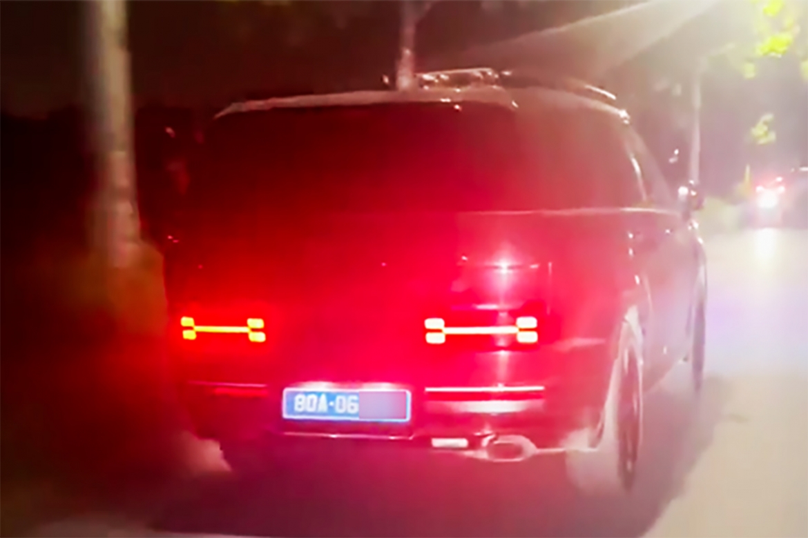 va cham khien nguoi phu nu nhap vien, tai xe xe bien xanh hu coi roi hien truong hinh anh 1
