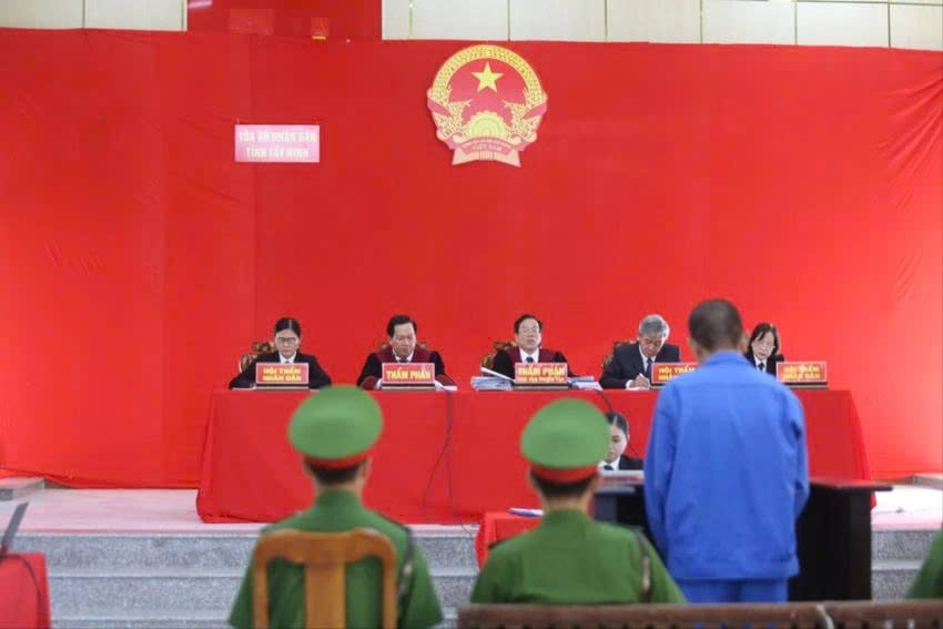 toa tuyen an tu hinh ke sat hai 3 nguoi trong gia dinh nguoi tinh o tay ninh hinh anh 1