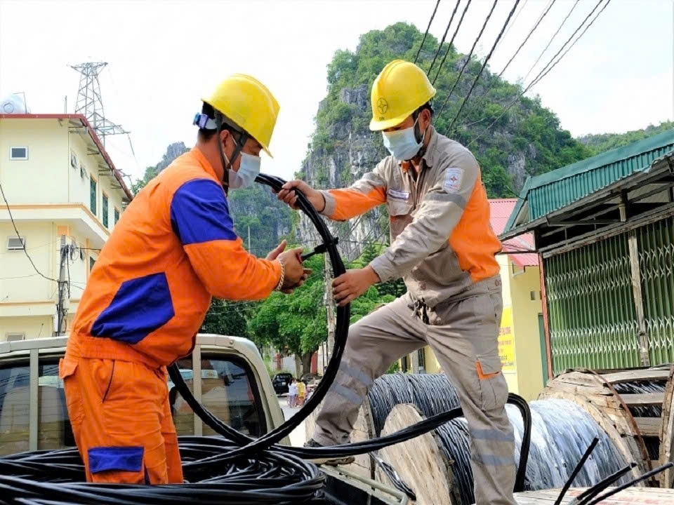 xay dung cac kich ban phu tai, bao dam cung ung dien mua nang nong hinh anh 2