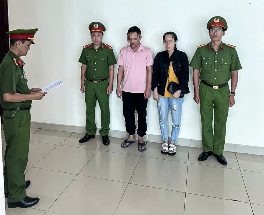 Doi tuong san xuat, buon ban phan bon gia o can tho bi khoi to hinh anh 1