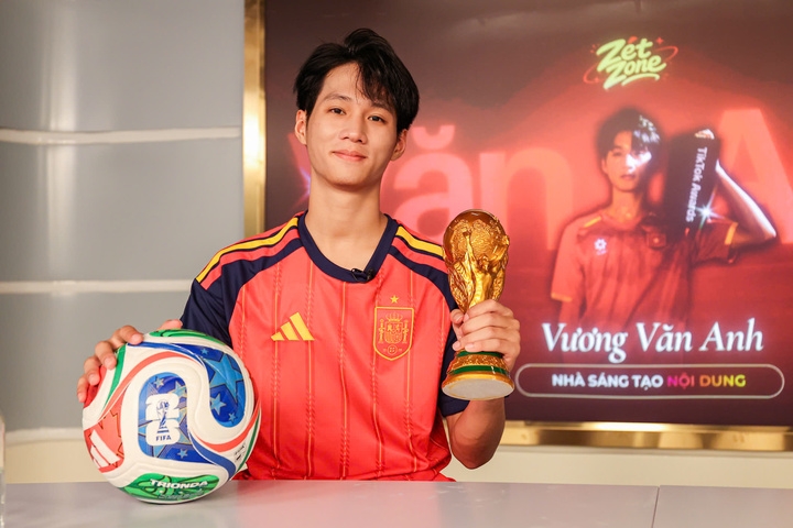 "Mất trắng rồi làm lại", chàng trai 2K5 chinh phục triệu fan bằng tài tâng bóng
