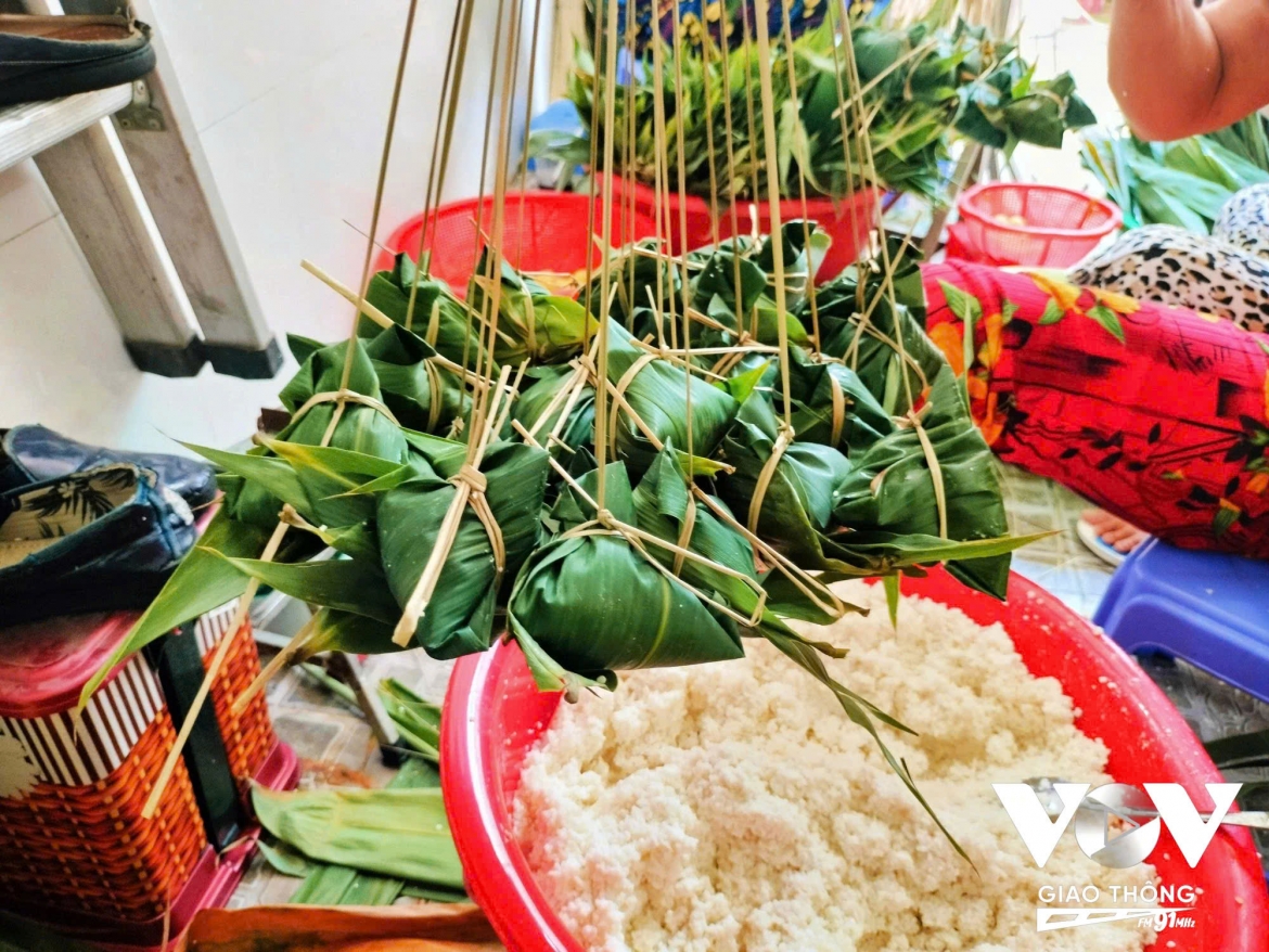 tet Doan ngo - ghe tham xom banh u hon nua the ky giua sai gon hinh anh 2