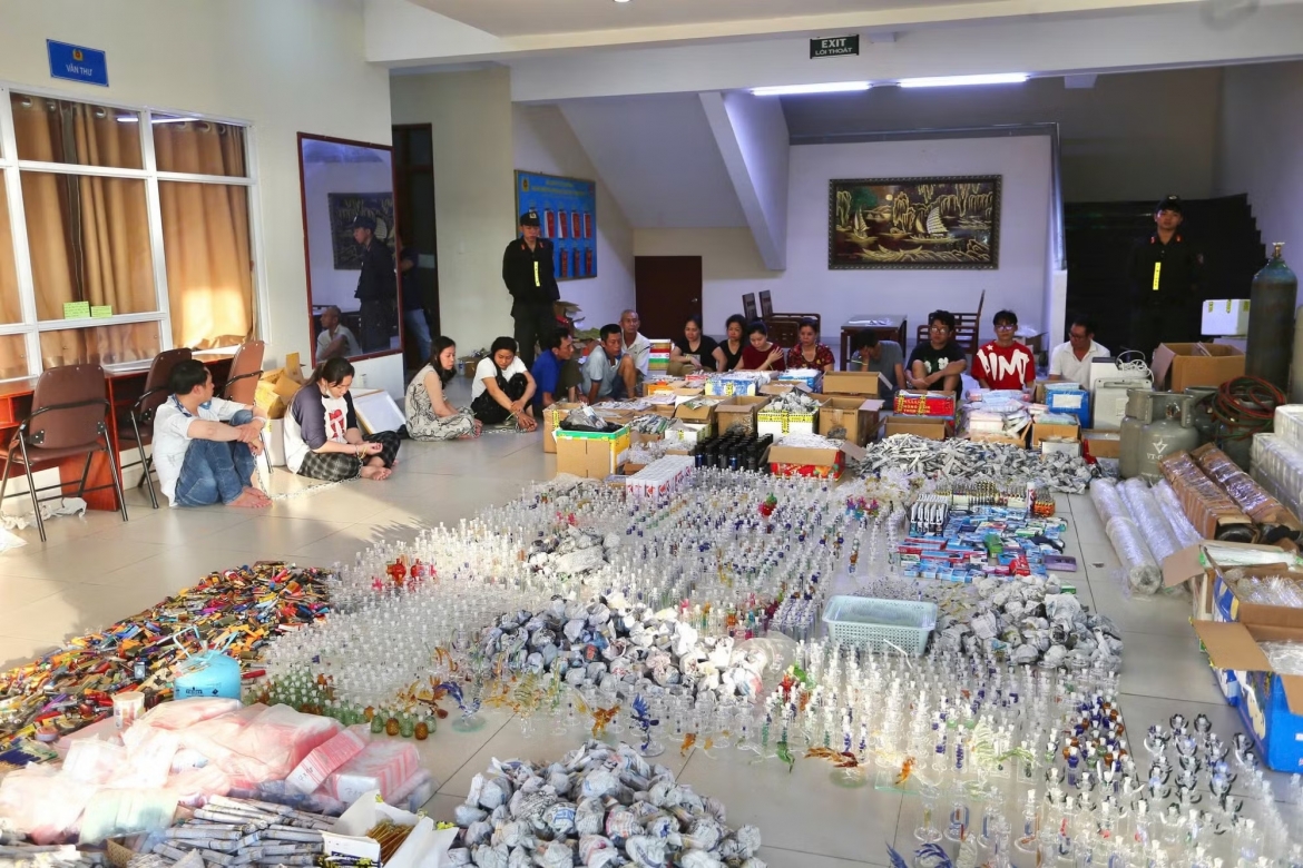 pha duong day san xuat, mua ban do choi ma tuy hinh anh 2