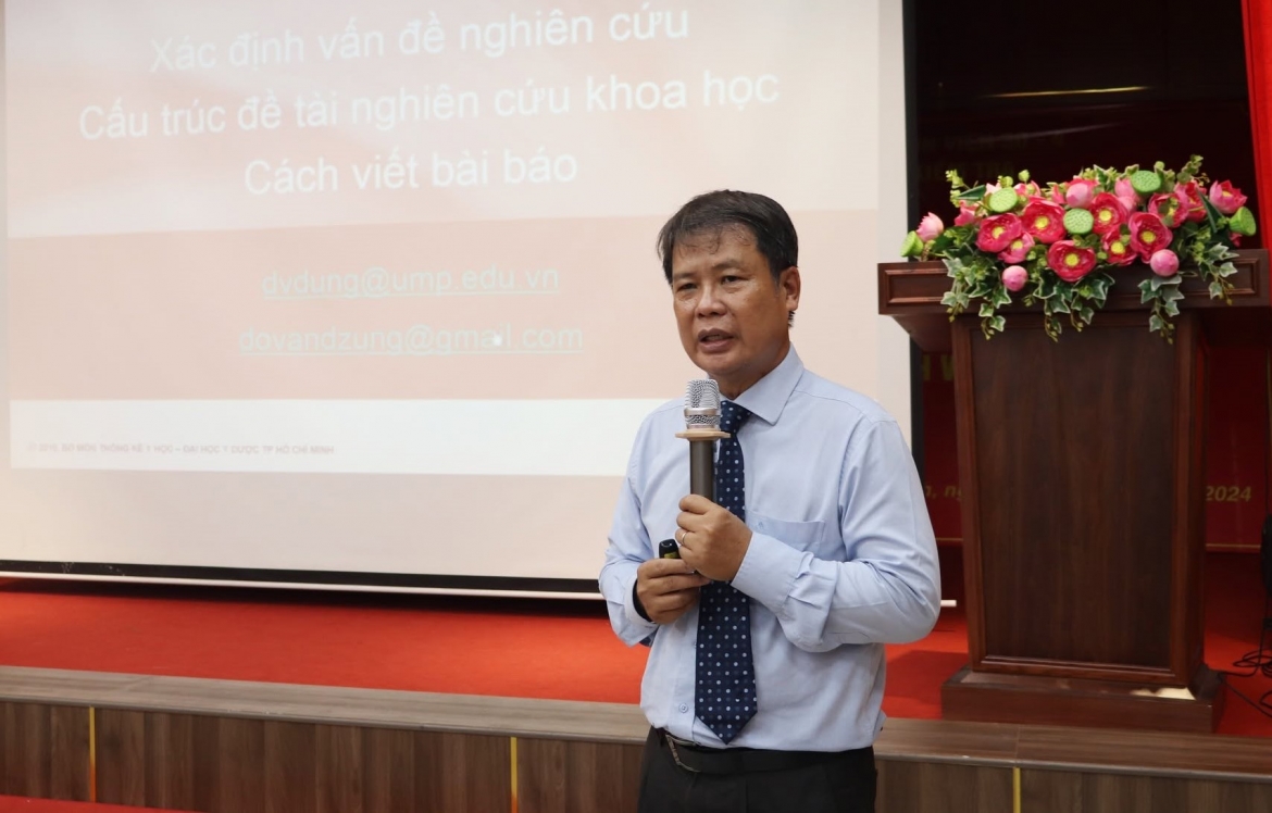 y duc bat dau tu khi con la sinh vien, khong phai ngay nhan bang hinh anh 1