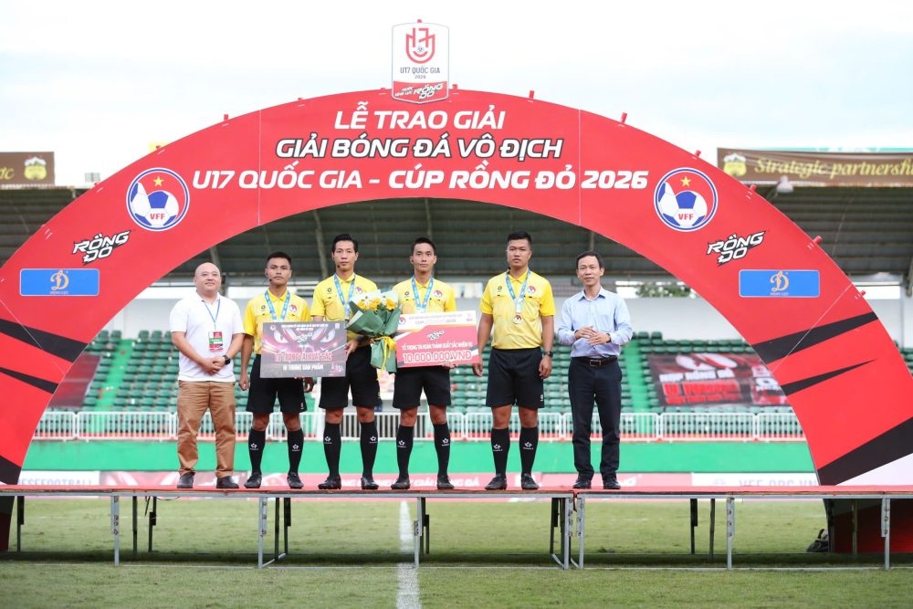 chum anh le trao giai bong da u17 quoc gia 2026 hinh anh 2