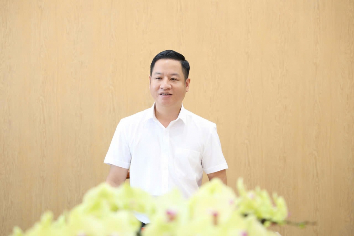 giua thoi binh, nguoi anh hung tien phong hien dat vang mo duong hinh anh 4