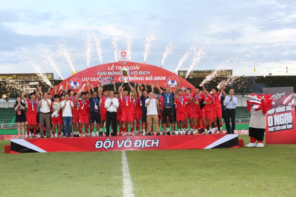 chum anh le trao giai bong da u17 quoc gia 2026 hinh anh 10