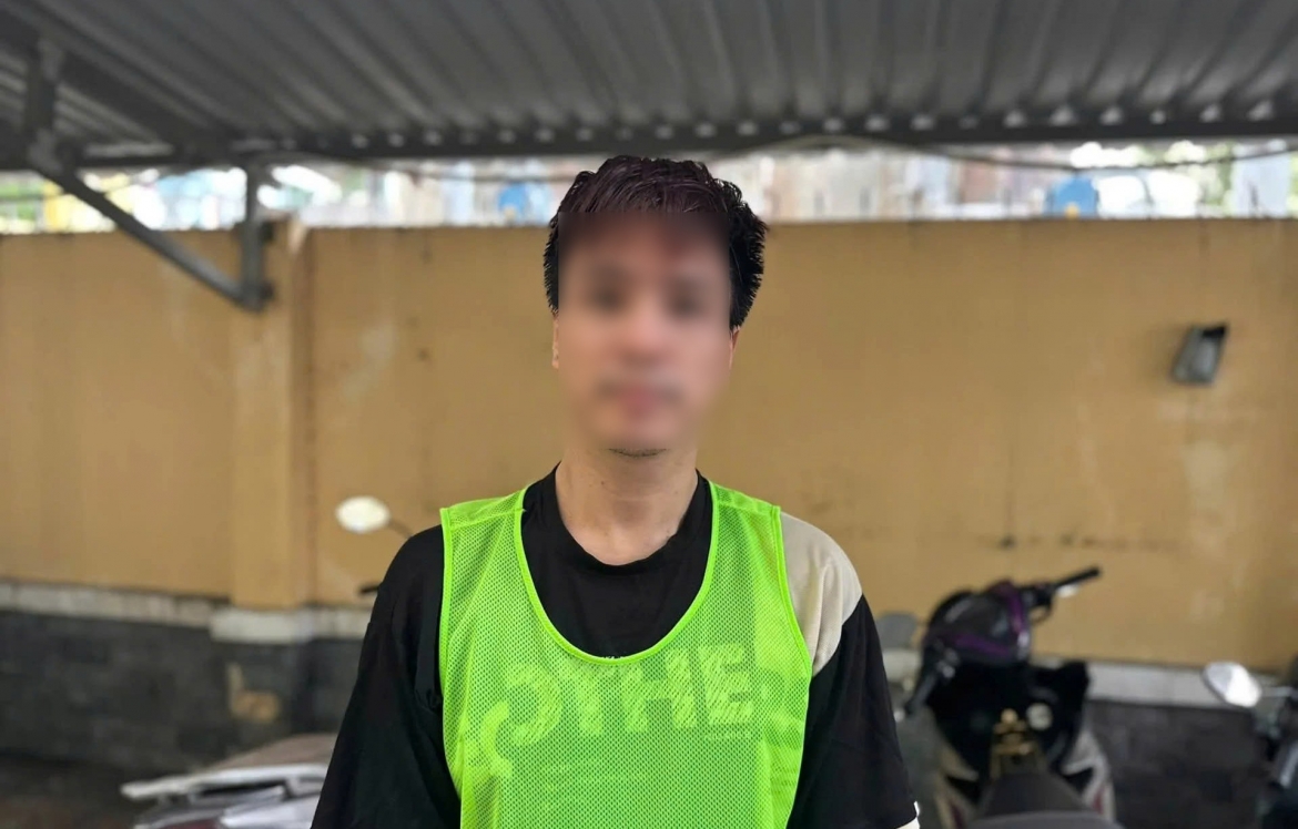 ca si tang nhat tue cung hang chuc doi tuong bi bat vi lien quan ma tuy hinh anh 1
