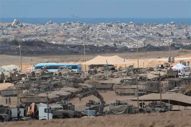 israel xay tuong ngan cach ben trong dai gaza hinh anh 1