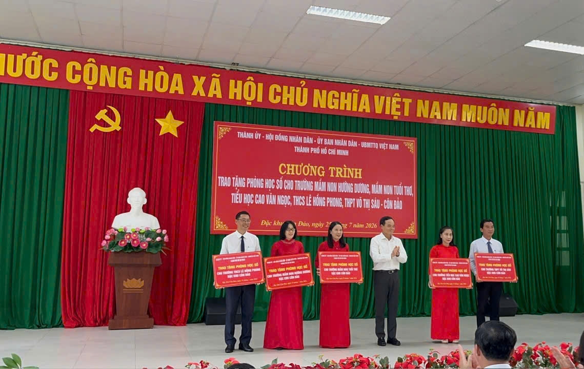vnpt dong hanh trao tang phong hoc so, lan toa chuyen doi so giao duc den con Dao hinh anh 2