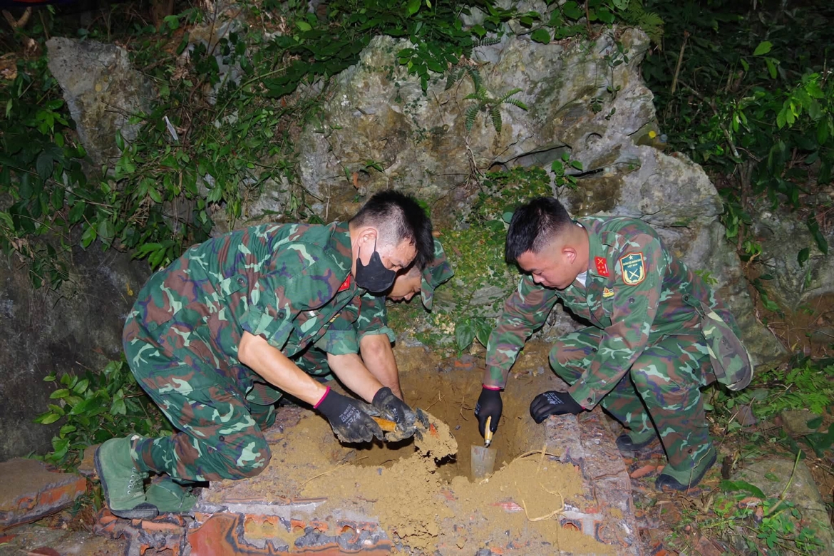 cat boc, truy dieu va an tang hai cot liet si tai xa phuc hoa, cao bang hinh anh 1