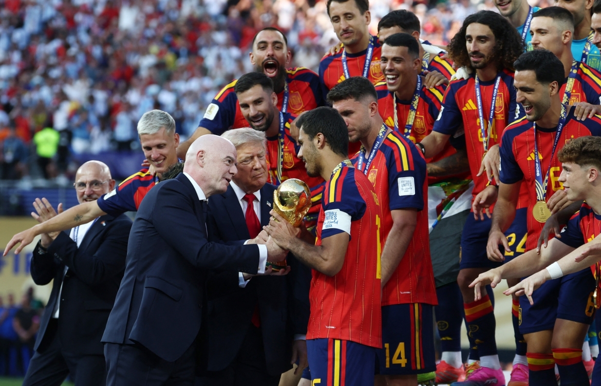 dan sao tay ban nha an mung chuc vo dich world cup 2026, messi ngam ngui cay dang hinh anh 1