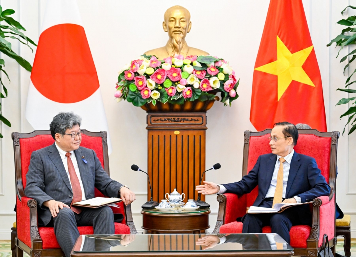 bo truong le hoai trung tiep quyen tong thu ky Dang dan chu tu do nhat ban hinh anh 2