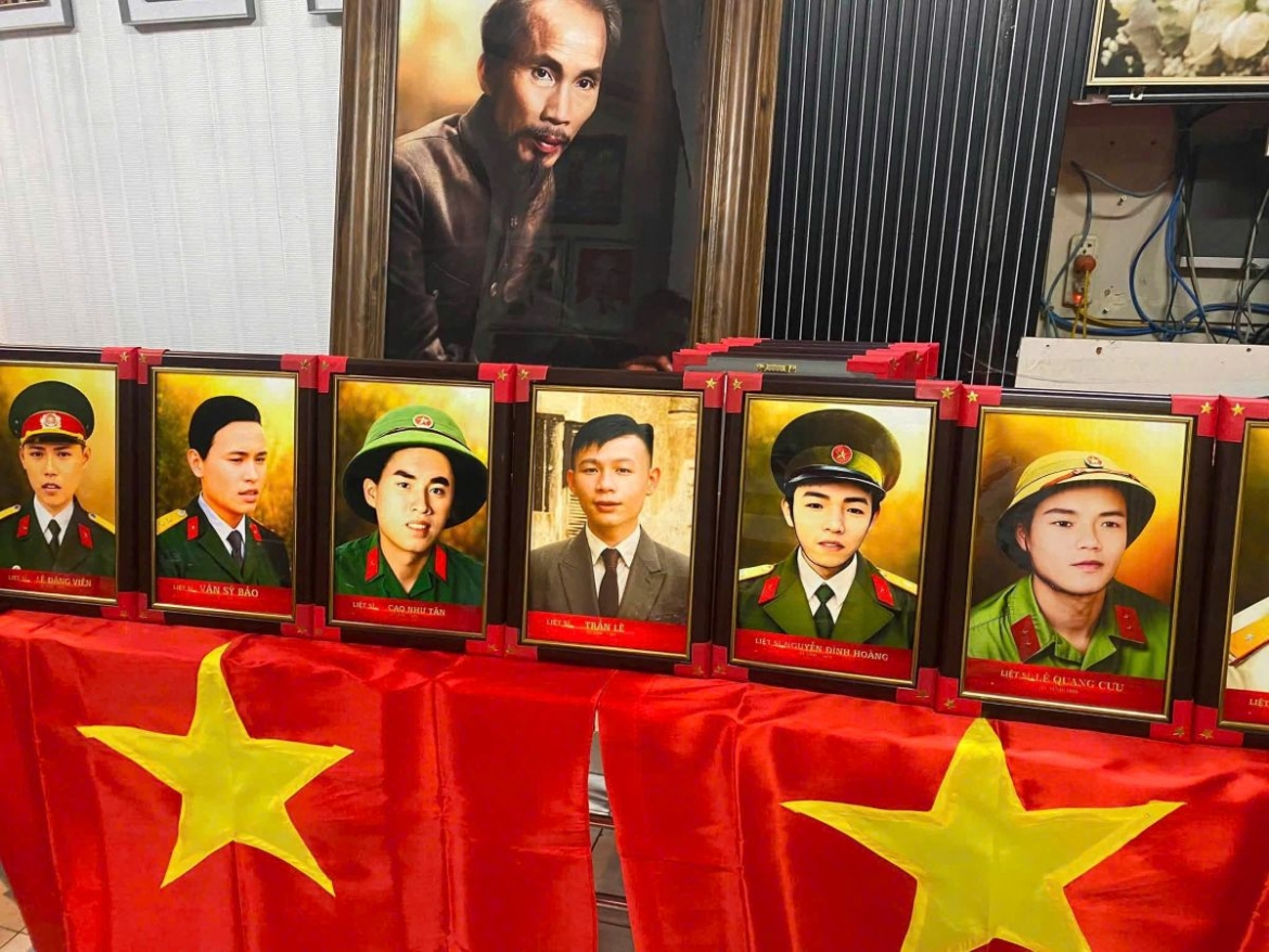 nhieu dia phuong tai tp.hcm dong loat trao anh phuc dung liet si hinh anh 2