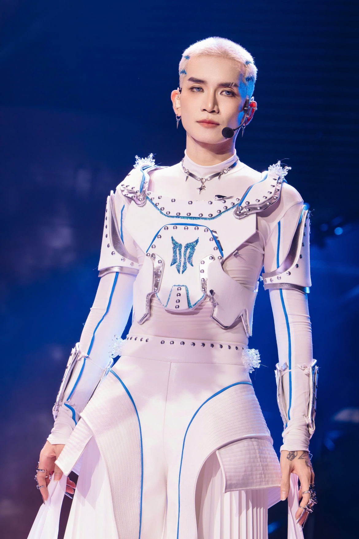 bb tran cat toc ngan sau 10 nam, dan dau bang xep hang hoa luc hinh anh 1