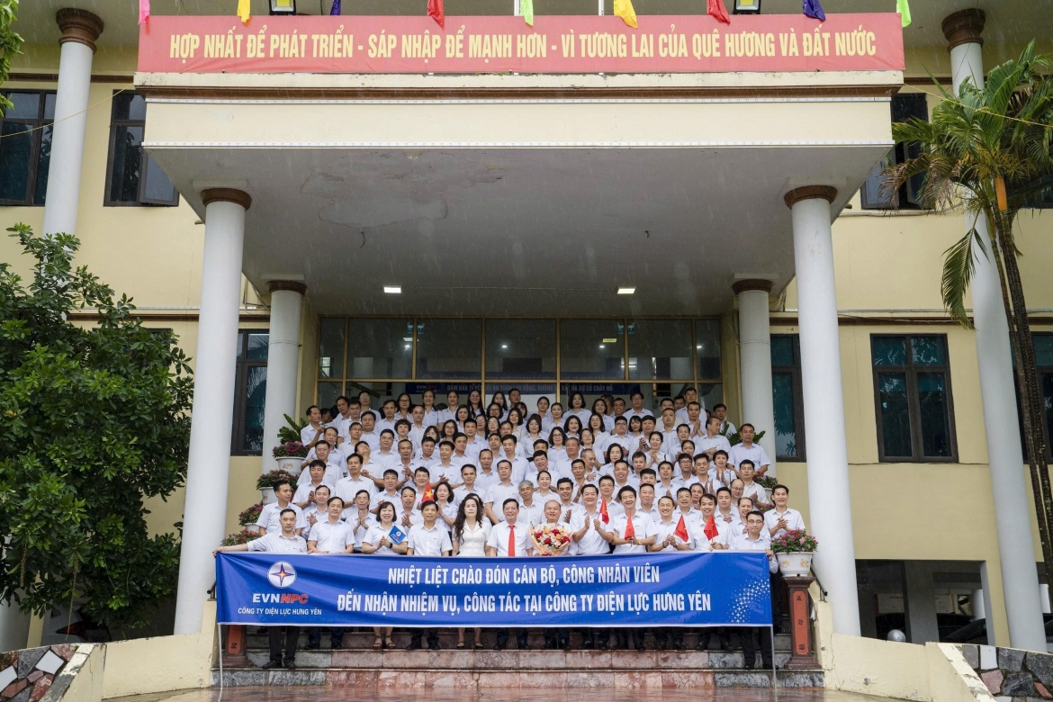 evnnpc vuot ap luc phu tai, bao dam cung ung dien an toan trong 6 thang dau nam hinh anh 7