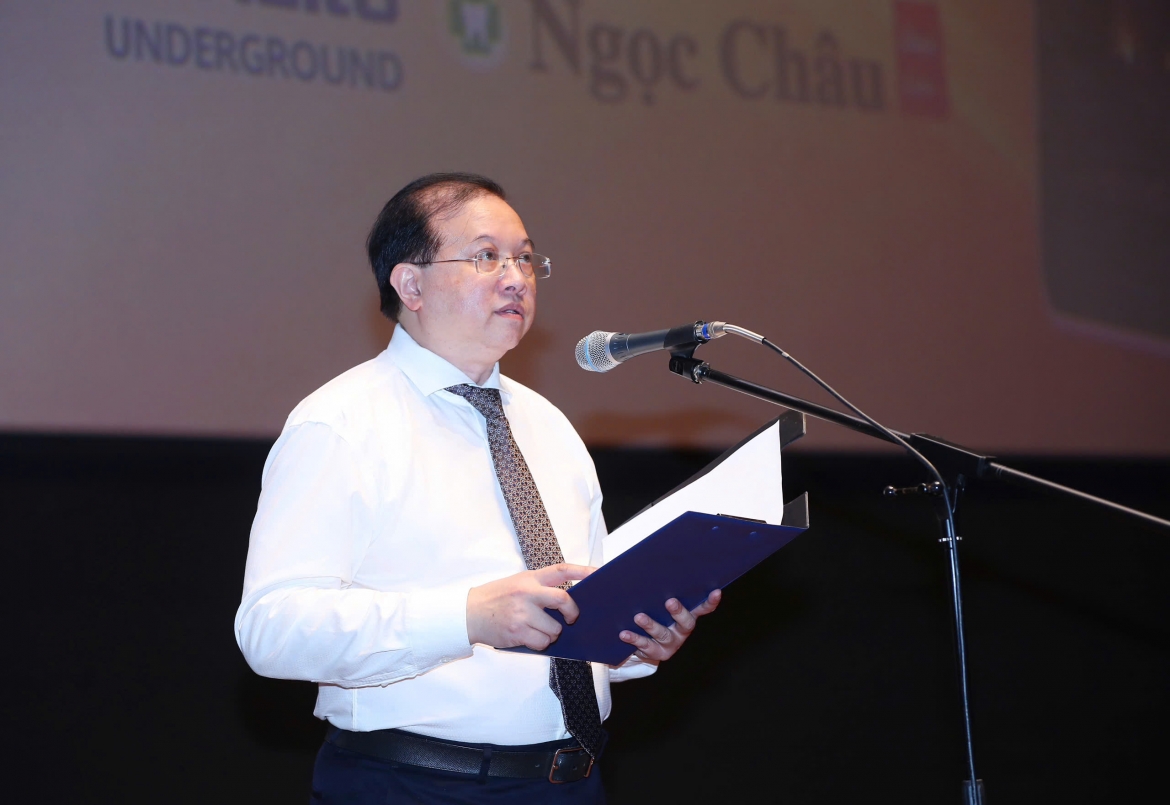 Dao dien Dang nhat minh xuc dong khi Dung dot tro lai man anh sau 17 nam hinh anh 2