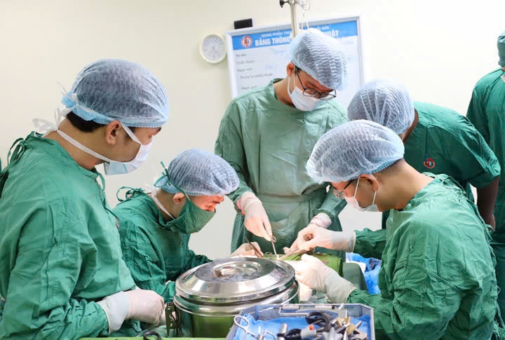 benh vien viet nam - thuy Dien uong bi da thuc hien thanh cong ca ghep than thu 8 hinh anh 3